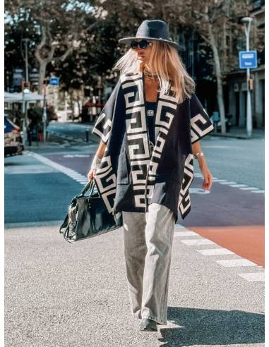 Poncho Marianne